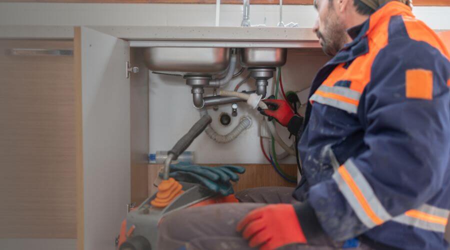 Expert burst pipe repair services in Davin, WV